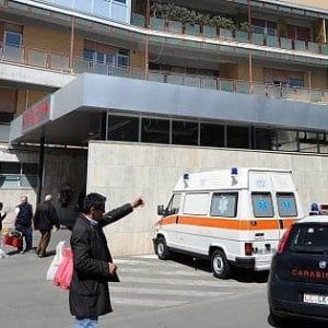 Bari, timbrava il badge e poi usciva dall'ospedale: arrestato radiologo al "Di Venere"