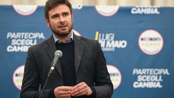 “Dall’onestà all’omertà”: le mail di Castelli anti Di Maio e Di Battista