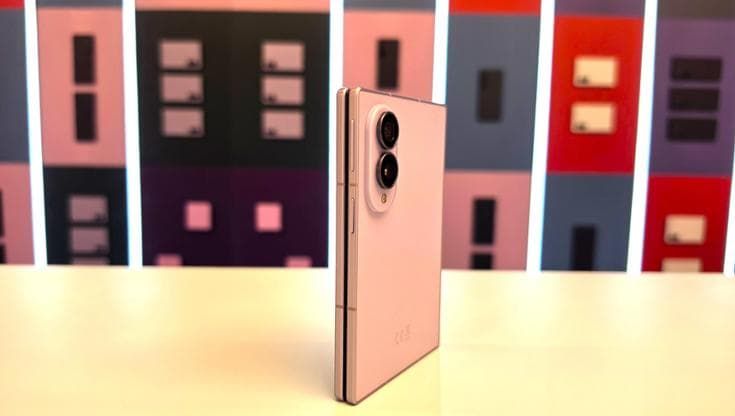 Samsung Galaxy Z Fold 8, la prova: pieghevole compatto ideale per streaming, social e multitasking