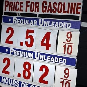 Tassi Btp sotto il 2%, Milano rimbalzo. Dal calo del petrolio possibile un +0,6% di Pil