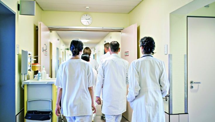 Più borse di specializzazione per i medici: la mossa della Regione a pochi giorni dal voto