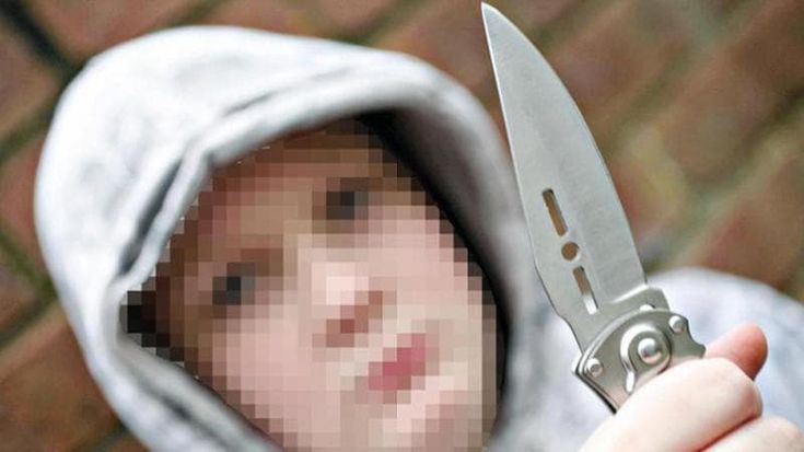 A scuola con un coltello, denunciato 16enne ad Asti. La procuratrice: “Fenomeno in aumento”