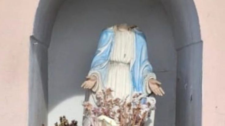 Frosinone, caccia al decapitatore di statue: dopo Padre Pio tocca alla Madonna di Lourdes