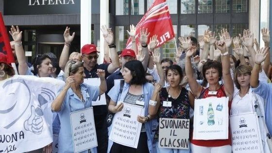 Bologna, c'è l'accordo per le lavoratrici de La Perla 