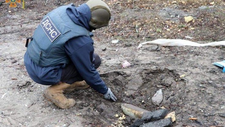 Fontana: "Le mine sui cadaveri in Ucraina, l'ultimo oltraggio: era così anche in Bosnia"