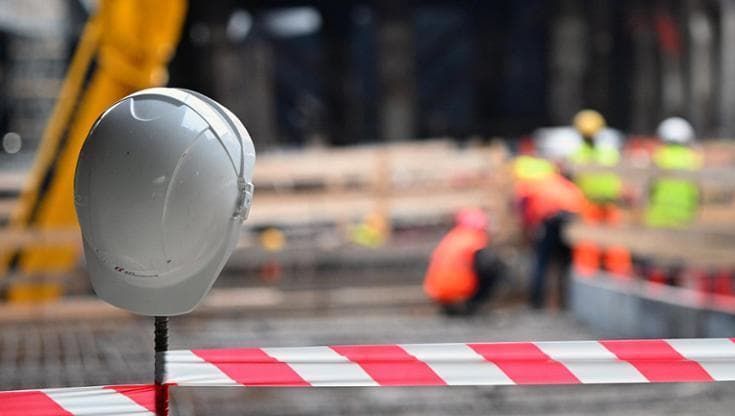 Palermo, operaio cade da tre metri in un cantiere a Bolognetta. E’ in gravi condizioni