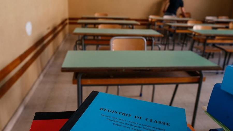 Una Lettere Di Oltre 700 Rappresentanti Dei Genitori A Mattarella Si Rischia L Impoverimento Della Scuola La Stampa