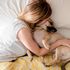 Sonno, come cambia se portiamo il cane nel letto
