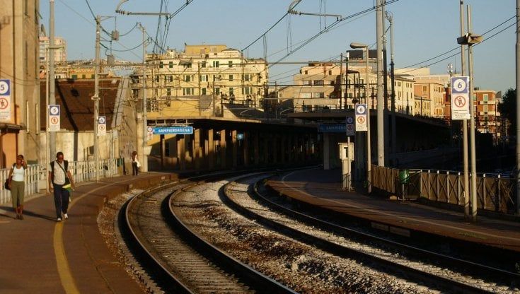 Aggredisce capotreno a Sampierdarena, arrestato