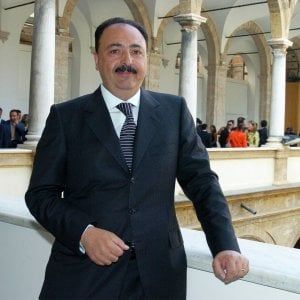 Catania, manca il braccialetto elettronico: l'ex deputato Nicotra non può andare ai domiciliari