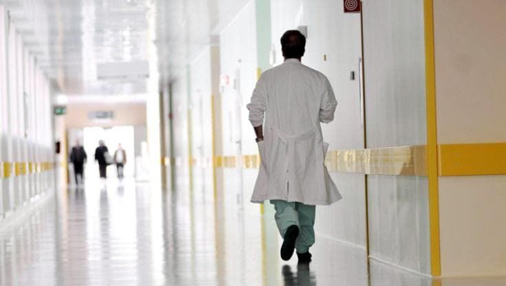 Catania, medico estetico lavorava nelle cliniche private durante i turni in ospedale