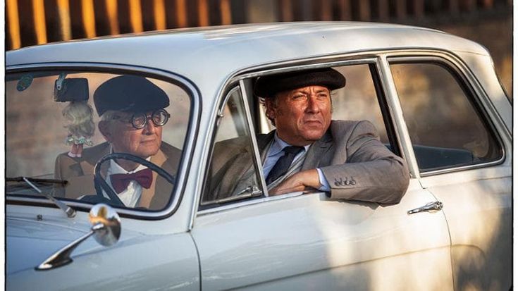 Benvenuti al Villaggio Fantozzi: 300 figuranti, 40 Bianchine e le scenografie cult per la più grande rievocazione storica del ragionier Ugo