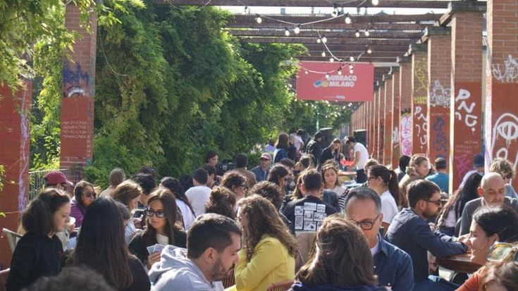Dal vivo e sui social, quelli di Burraco Milano: “E’ un antidoto alla solitudine”