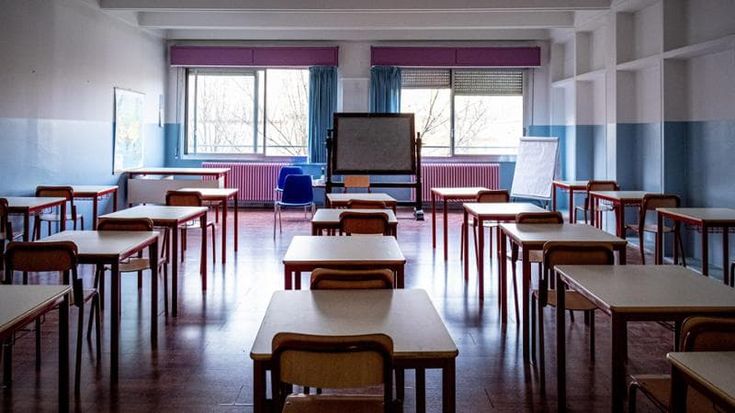 Monza, violenza sessuale su due alunne: docente condannato a 2 anni e interdetto dall’insegnamento