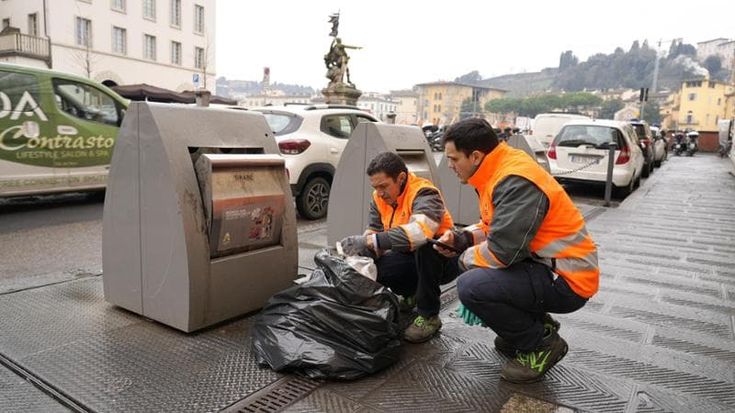 Più di mille multe ai furbetti dei rifiuti. “Una traccia per scovarli”