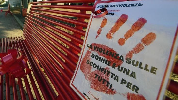 Regione Siciliana, la beffa delle donne abusate: bloccata la legge che garantisce un impiego