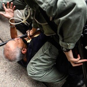 Hong Kong: in campo corpi speciali, numerosi arresti 