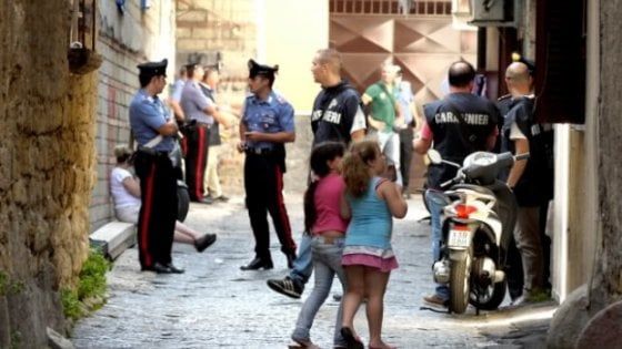 Blitz a Secondigliano: perquisizioni e arresti