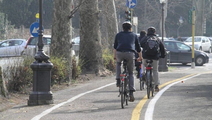 Bonus mobilità, dal 13 aprile via alle domande per chi ha acquistato bici e altri mezzi green rottamando un'auto