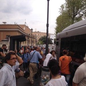 Roma, primi giorni di scuola, nuovo caos dei mezzi di trasporto