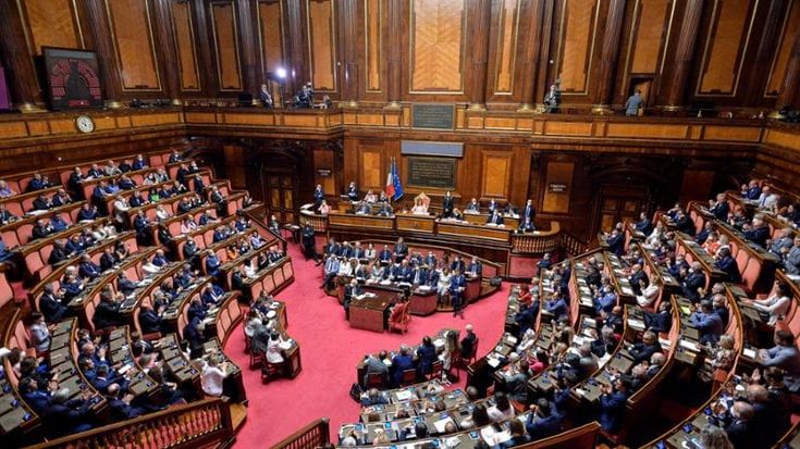 Bonus Natale, verso l’estensione della platea. Anche alle famiglie monogenitoriali. Le regole
