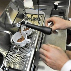 Fipe: si mangia sempre di più fuori casa, ma in fretta