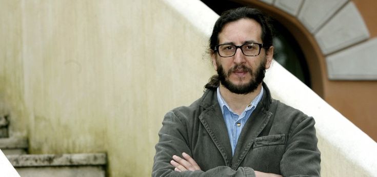 Daniele Vicari denuncia: "Facebook ha rimosso un mio post su #Diaz come ha fatto con @Zerocalcare"