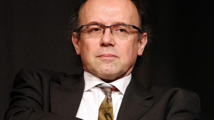 Elio De Capitani: “Cresciuto in una comune senza un padre, il teatro ha realizzato il mio sogno di rivoluzione”