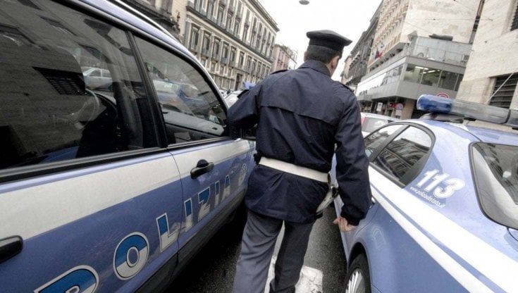 Anziana di 89 anni va all'incontro con il suo truffatore, ma con lei c'è un agente nascosto nel bagagliaio. E lo fa arrestare