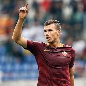Roma, svaligiata la villa di Dzeko. La moglie: "Ora abbiamo paura"