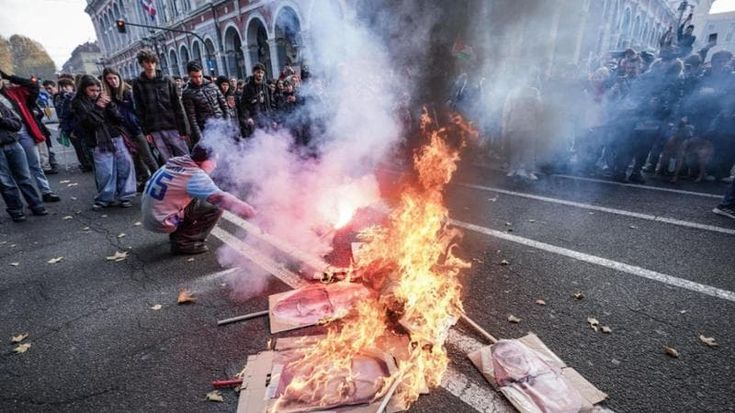 Il Comune a Askatasuna: “Basta usare l’edificio o il nostro patto salta”