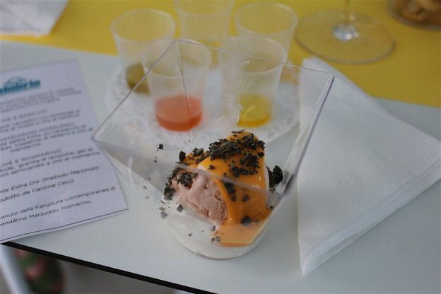 Quando il gelato si sposa con l'olio: gusto pizza o sorbetto ai fagioli