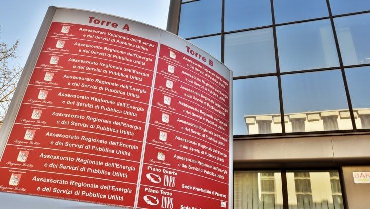 La Regione delle lobby: libero accesso agli uffici per clientes e affaristi siciliani
