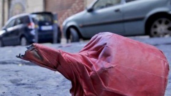 Botti, 11enne raccoglie un petardo che gli esplode tra le mani: amputate le dita e parte della mano destra