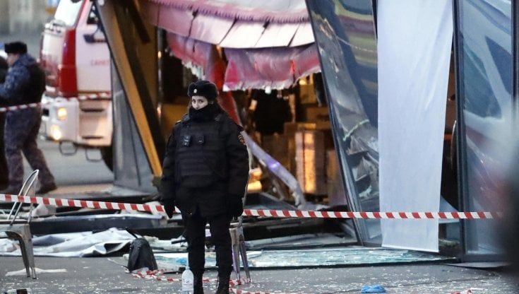 Bomba nel bar Wagner: l'attentato di San Pietroburgo uccide il “blogger Z”