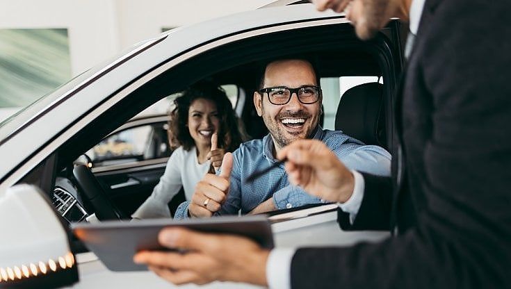 Gli italiani comprano un'auto nuova ogni sette anni e mezzo