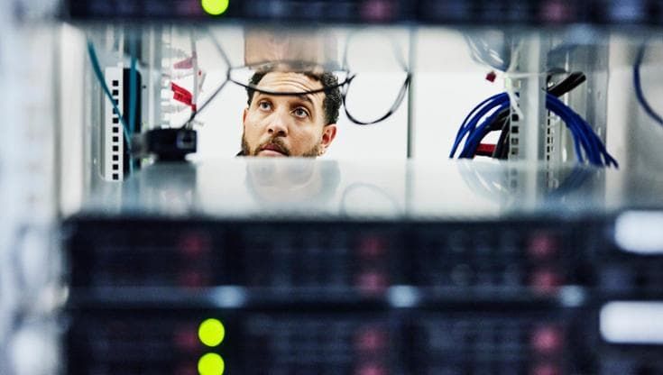Goldman Sachs: la domanda elettrica dei data center crescerà del 175% al 2030
