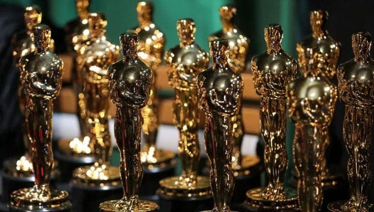 Oscar 2027, l’Academy vieta l’IA: possono vincere il premio solo attori e sceneggiatori umani