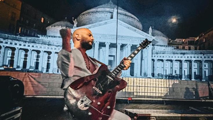 Negramaro, Giuliano Sangiorgi: “Al Maradona il nostro omaggio a Pino Daniele. Apriamo il concerto con i giovani”