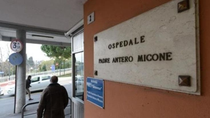 Ospedale di Sestri Ponente, in soccorso arriva un medico in pensione