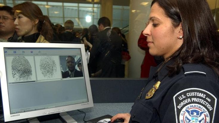 Impronte, retina e Dna dei turisti: il Grande Fratello alle frontiere Usa