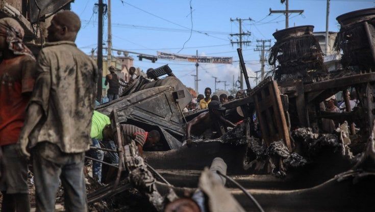 Haiti, esplode camion di benzina: almeno 75 vittime