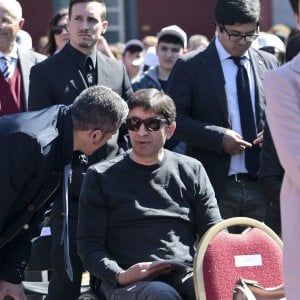 Napoli, applausi e commozione per Nicola, il poliziotto eroe dell'antiracket