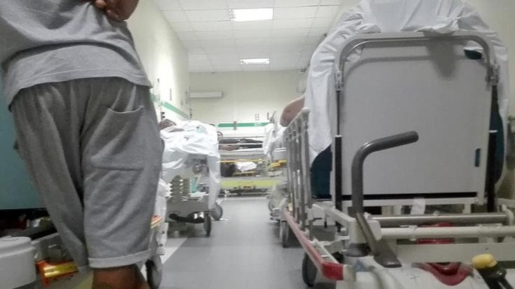 Il primario del pronto soccorso: “Lavoriamo a ritmi folli ma per i pazienti la nostra umanità è decisiva quanto i farmaci”