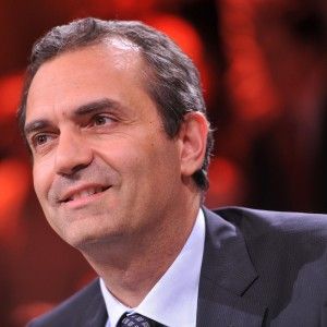 De Magistris ordina all'anagrafe del Comune di registrare i matrimoni gay celebrati all'estero