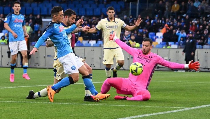Le pagelle di Napoli-Verona: Raspadori fuori forma, Tameze è ovunque