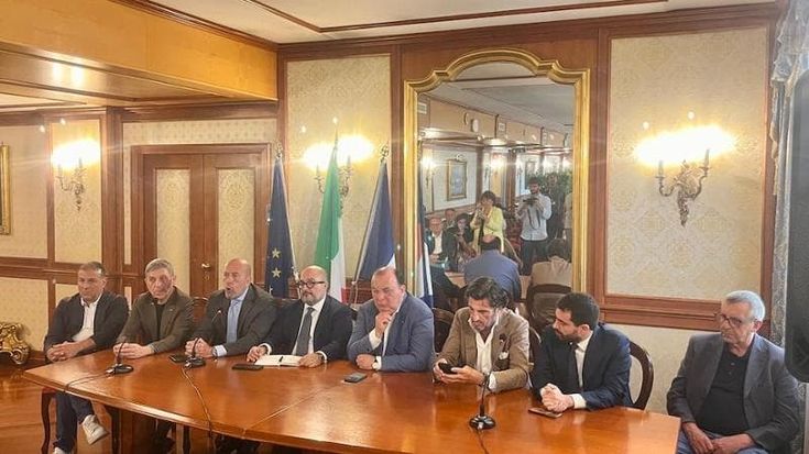 Il centrodestra attacca il Pd: “Troppi Comuni sciolti per mafia”