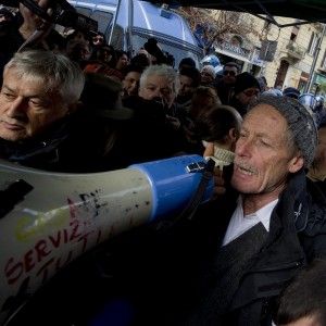 Erri De Luca: "Difendo la mia libert&agrave; di parola, non chiedo di essere assolto"