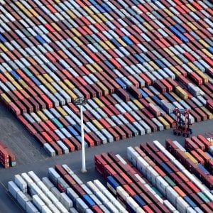 Segnali negativi dalla Germania: produzione industriale giù. Borse ottimiste sui dazi Usa-Cina