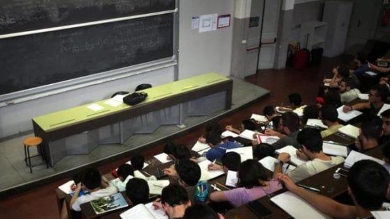 Università, il Consiglio di Stato: "Commissioni sfiduciate, il ministero assegni la cattedra alla prof bocciata"